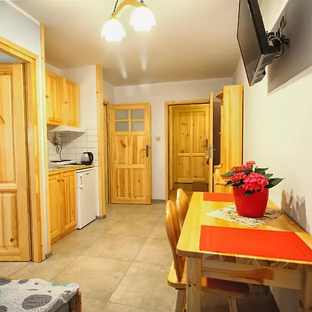 Stokrotka I W Centrum Szczawnicy Habitación en casa particular